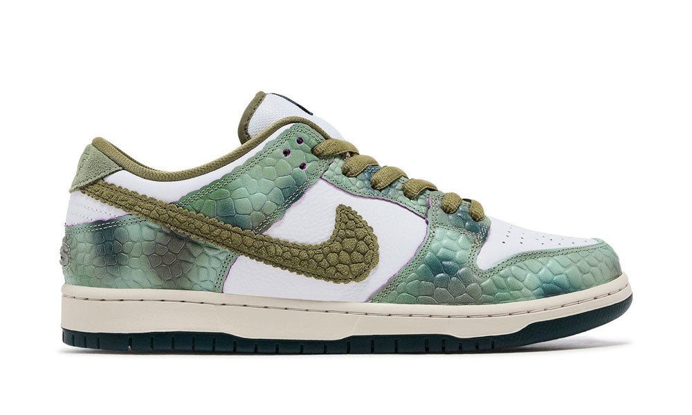 Dunk Low SB x Alexis Sablone "Chameleon"