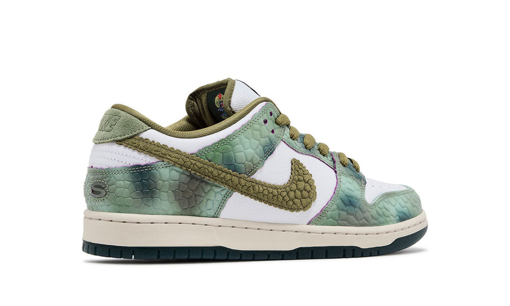 Dunk Low SB x Alexis Sablone "Chameleon"