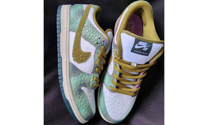 Dunk Low SB x Alexis Sablone "Chameleon"